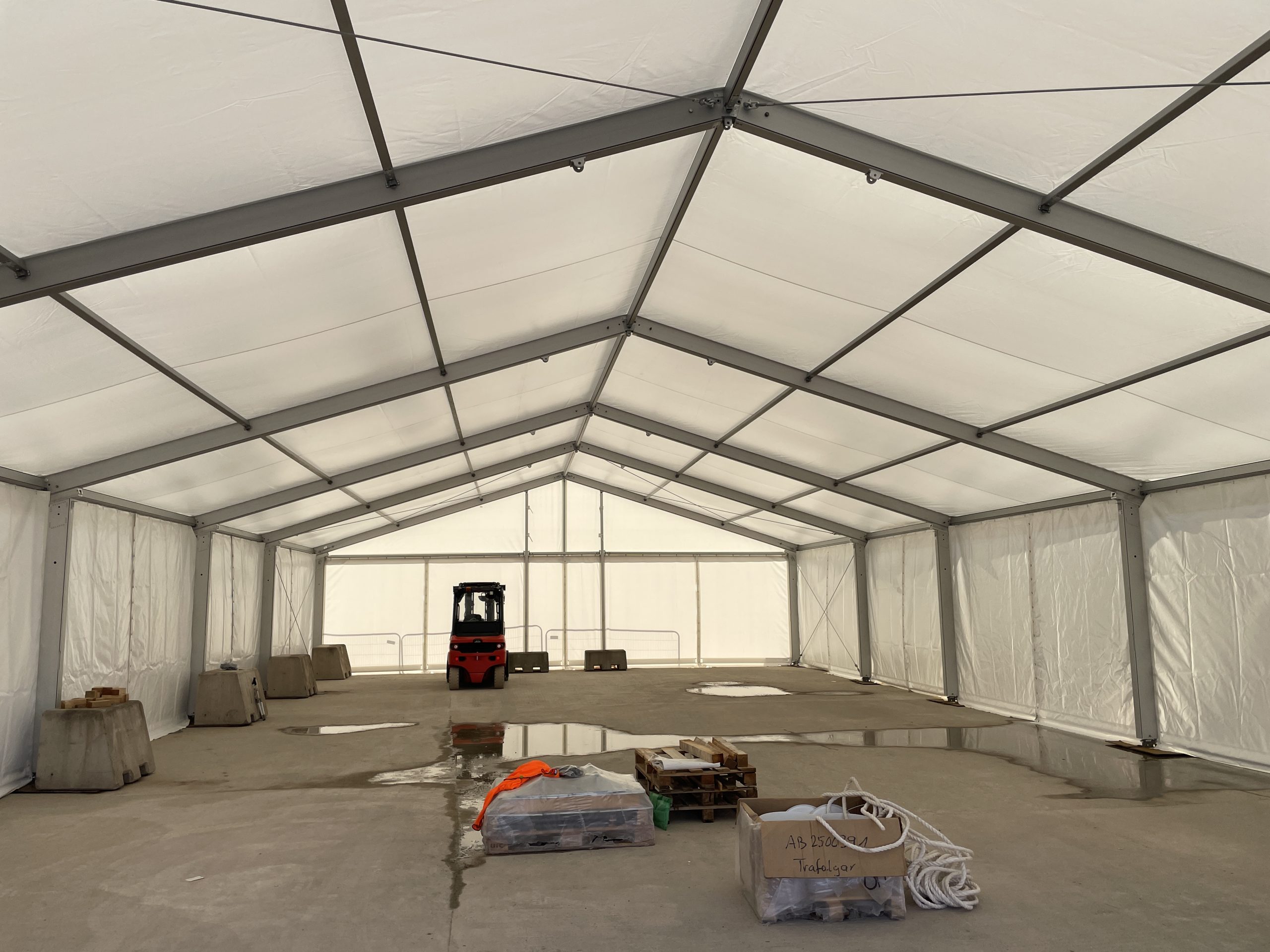 Temporary structure for warehouse to store industrial equipment in London